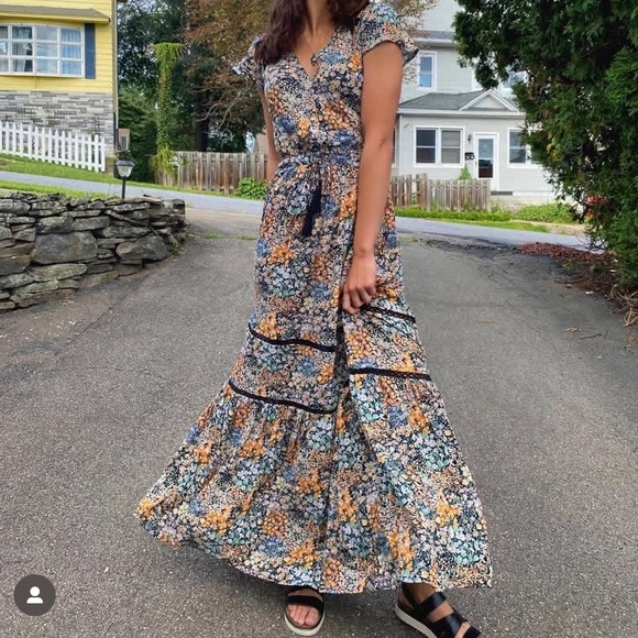 American Eagle Outfitters Dresses & Skirts - AEO Floral Printed Tiered Maxi Dress Elastic Tie Waist XS